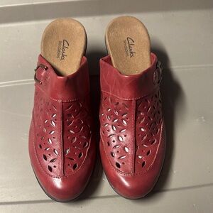 Clarks Women's Red Cut-Out Leather Clogs